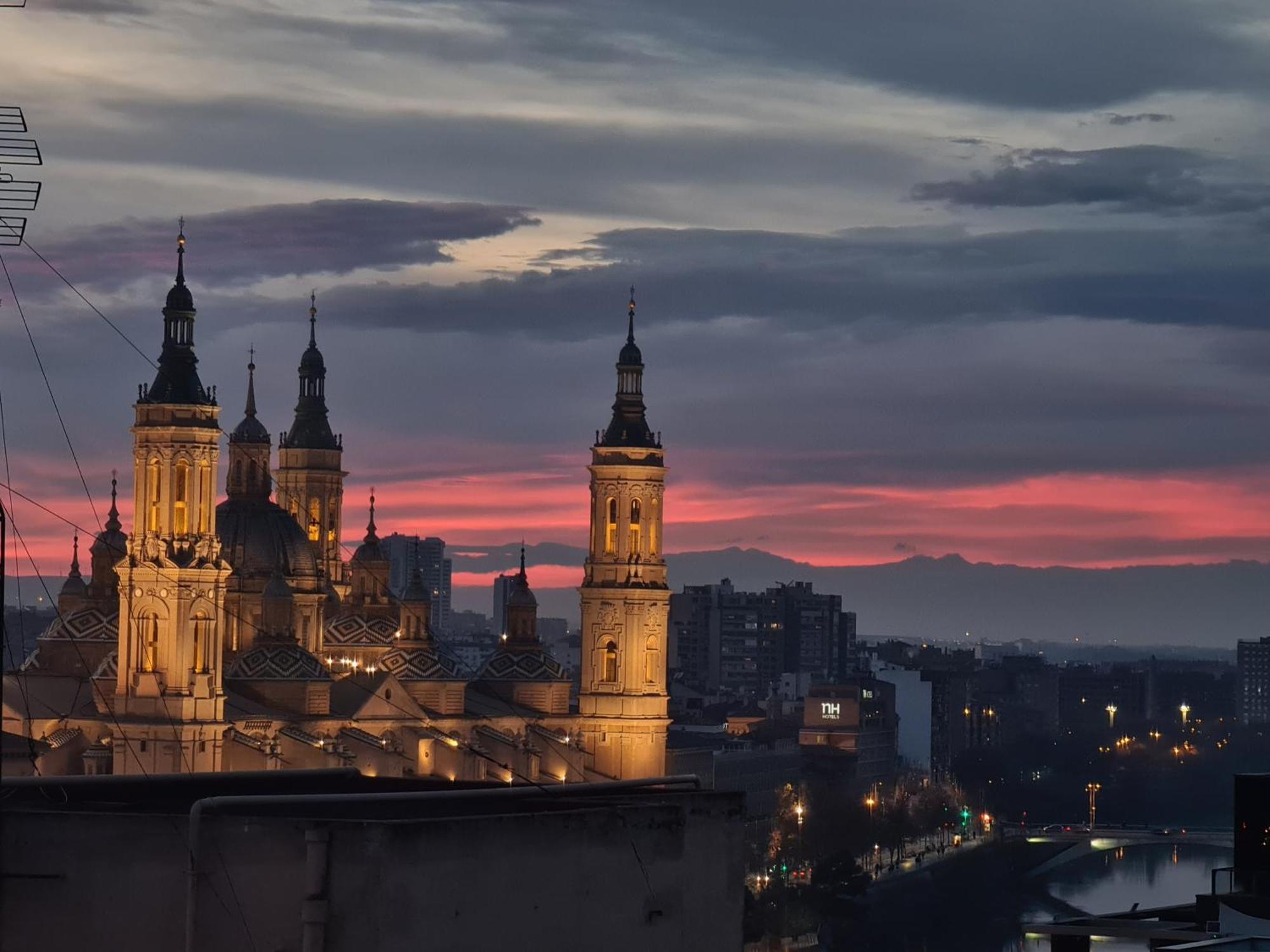 Apartament El Mirador Del Pilar - Parking Y Vistas A La Basilica Saragossa Zewnętrze zdjęcie